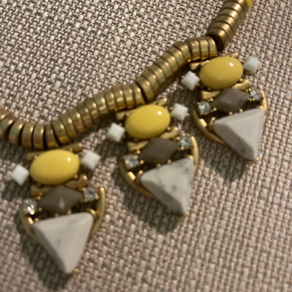 Stella & Dot Yellow Statement Necklace - Women Jewelry - Picture 2 of 3